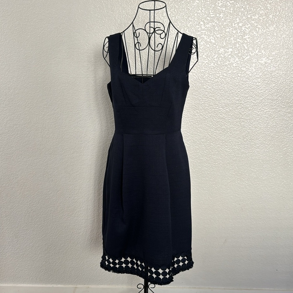 Donna Ricco Navy Blue Sleeveless Rosette Trimmed Dress - Picture 2 of 7